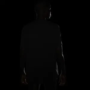 Camiseta mujer Nike One Relaxed image-5