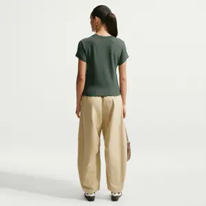T-shirt damski Nike Chill Knit image-4