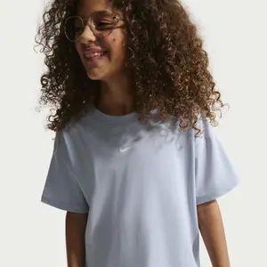 Girl's T-shirt Nike Essential image-2