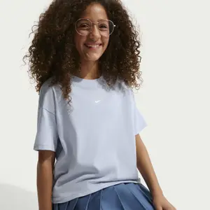 Girl's T-shirt Nike Essential image-3