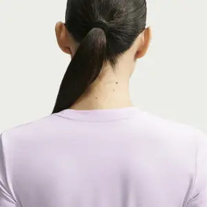 T-shirt damski Nike Chill image-6