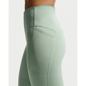 Legging 7/8 para mujer Nike Swift image-5