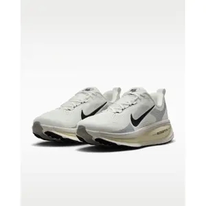 Damskie buty do biegania Nike Vomero 18 image-3