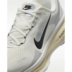 Damskie buty do biegania Nike Vomero 18 image-6