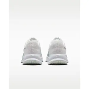 Damskie buty do biegania Nike Defy image-5
