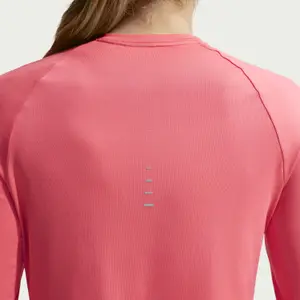 Camisola de manga comprida feminina Nike Swift image-4