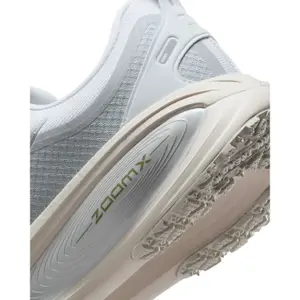 Running shoes Nike Vomero 18 Gore-Tex | Foot-Store display picture 1