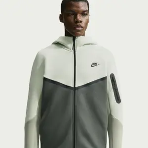 Kapuzenjacke mit Reißverschluss Nike Tech image-2