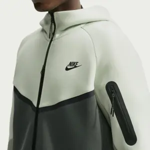 Kapuzenjacke mit Reißverschluss Nike Tech image-4