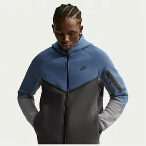 Sweatshirt à capuche zippée Nike Tech image-2