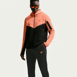 Pantalon de jogging Nike Tech image-4