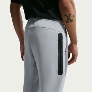 Joggingbyxa Nike Tech image-1