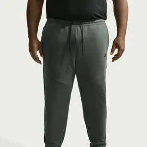 Pantalon de jogging Nike Tech image-5