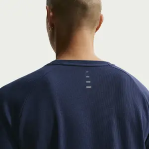 Camiseta de manga larga Nike Stride Dri-Fit image-3