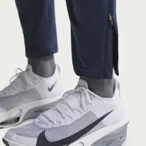 Joggingbroek van joggingstof Nike Stride Dri-Fit image-1
