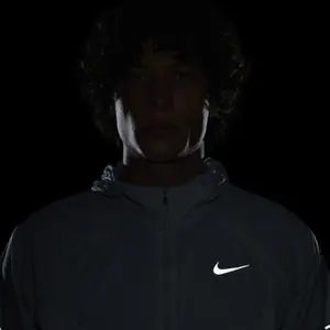 Giacca antivento anti-UV Nike Stride image-4