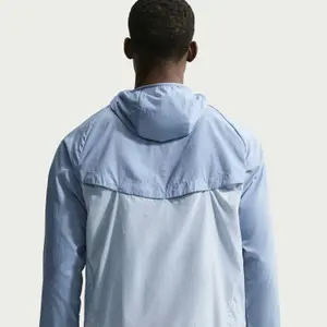 Giacca antivento anti-UV Nike Stride image-5