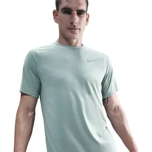 Dres Nike Stride image-4