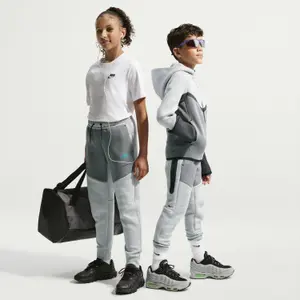 Spodnie dresowe dla dzieci Nike Tech Fleece image-1