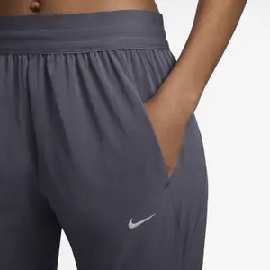 Pantalón Nike Swift image-1