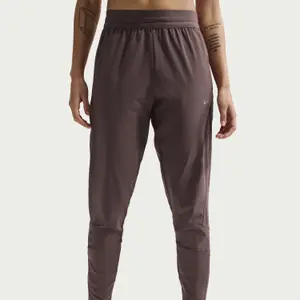 Pantalón de chándal mujer Nike Swift image-4