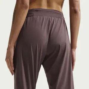 Pantalón de chándal mujer Nike Swift image-5