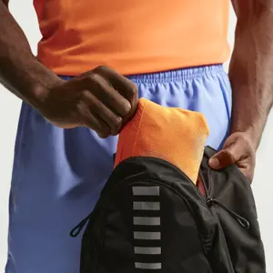 Coupe-vent Nike Impossibly Light image-6