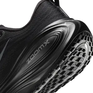 02yvm　黒　38サイズ Women's running shoes Nike Vomero Plus | Foot-Store