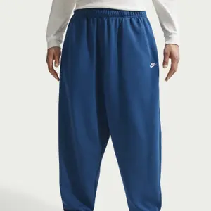 Pantaloni da jogging oversize Nike Club image-4