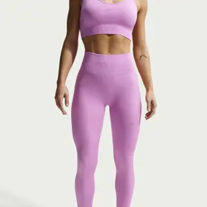Legging 7/8 sem costuras para mulher Nike Pro image-2