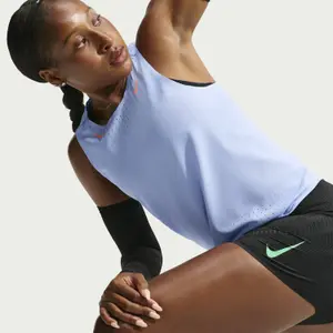 Damski tank top Nike AeroSwift image-2