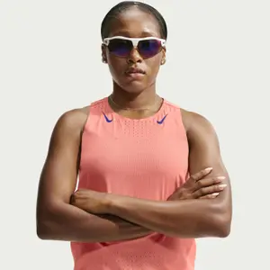 Damski tank top Nike AeroSwift image-2