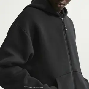 Kurtka z zamkiem błyskawicznym z kapturem Nike Tech image-4