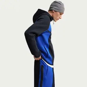 Pantalon de jogging à ourlet ouvert Nike Tech Fleece image-4