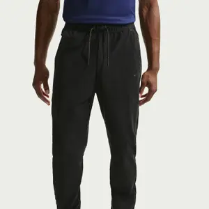 Tepláky z úpletu Nike Shori image-4