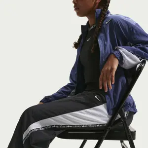 Pantaloni da jogging tessuti per ragazza Nike image-3