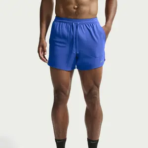 Korte broek met geïntegreerde onderbroek Nike Stride image-2