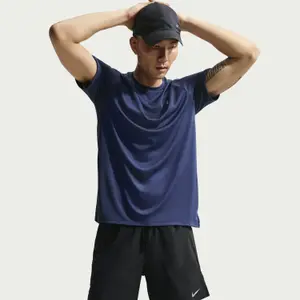 Kort Nike Stride image-4