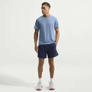 Shorts med integrerade underbyxor Nike Stride Dri-Fit image-1