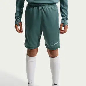 Dziecięce szorty z dzianiny Nike Academy image-2