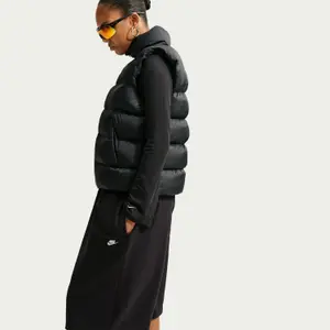 Women's sleeveless down jacket Nike Therma-FIT image-4