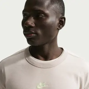 T-shirt Nike Sportswear Premium Essentials image-3