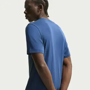 Camiseta clásica Nike image-4
