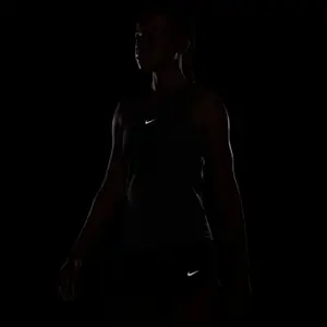Damen-Top Nike Swift image-5