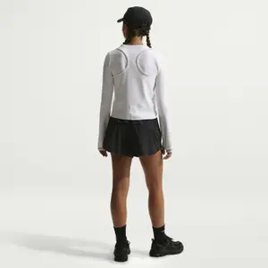 Girl's shorts Nike MAVN image-1