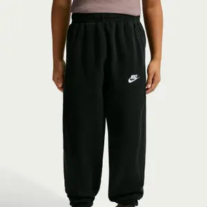 Pantalón de chándal para niño Nike Club Fleece image-2