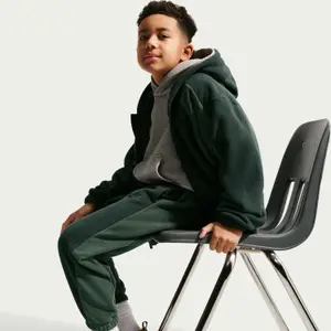 Pantalón de chándal para niño Nike Club Fleece image-4