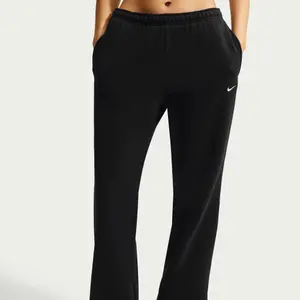 Hochtaillierte Jogginghose mit geöffnetem Saum für Frauen Nike Studio image-1