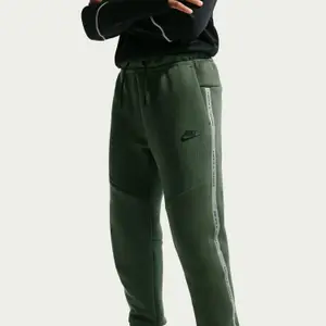 Spodnie dresowe dla dzieci Nike Tech image-2