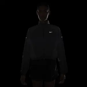 Damska kurtka wodoodporna Nike Swift image-4